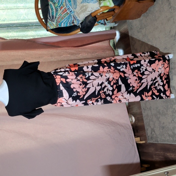 Maxi Dress With Floral Skirting - Cotton Blend - Picture 4 of 7